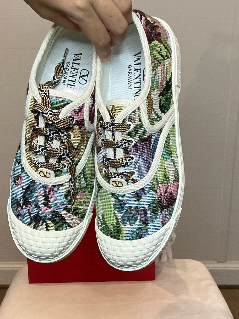 Valentino Garavani Floral Tapestry Low-Top Sneakers - Multicolor Embroidered
